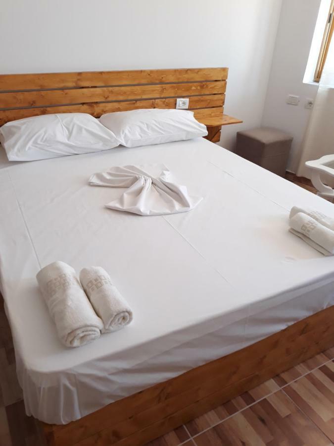 Beleris Rooms ฮีมาเรอ ภายนอก รูปภาพ